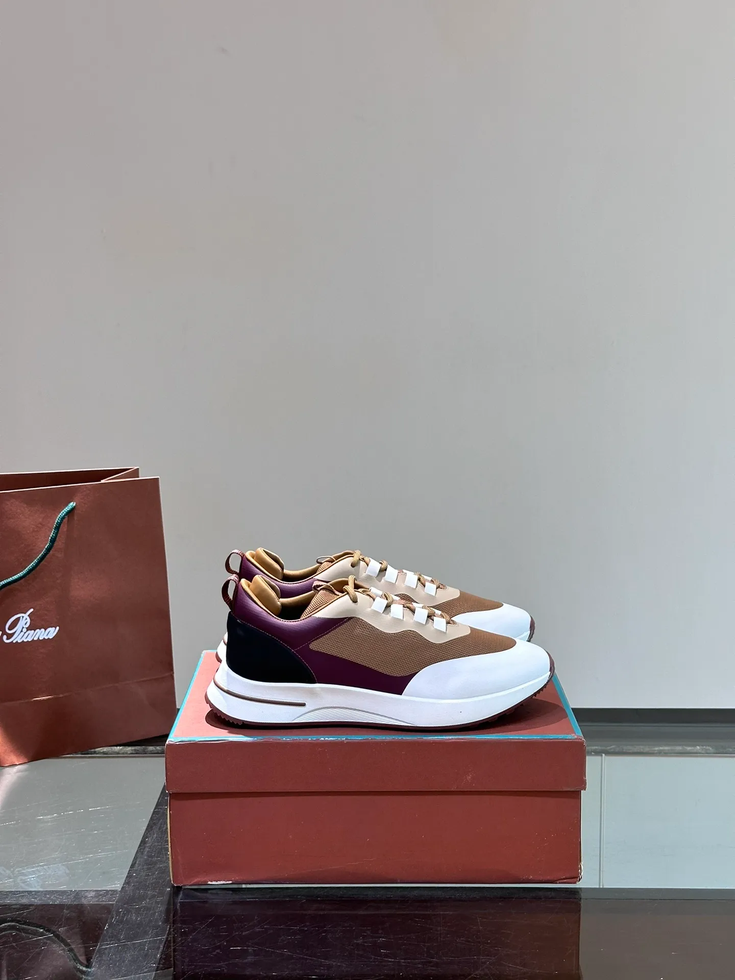 Factory price: 540💰Loro men's shoes💰iana niche Loro classic jogging shoes, men's lace-up casual shoes and sneakers, high-quality lightweight and comfortable fabrics, suitable for outdoor leisure, the color scheme is young and energetic, and it looks great with sportswear or casual suits! Size: 39-45 (46 customized)